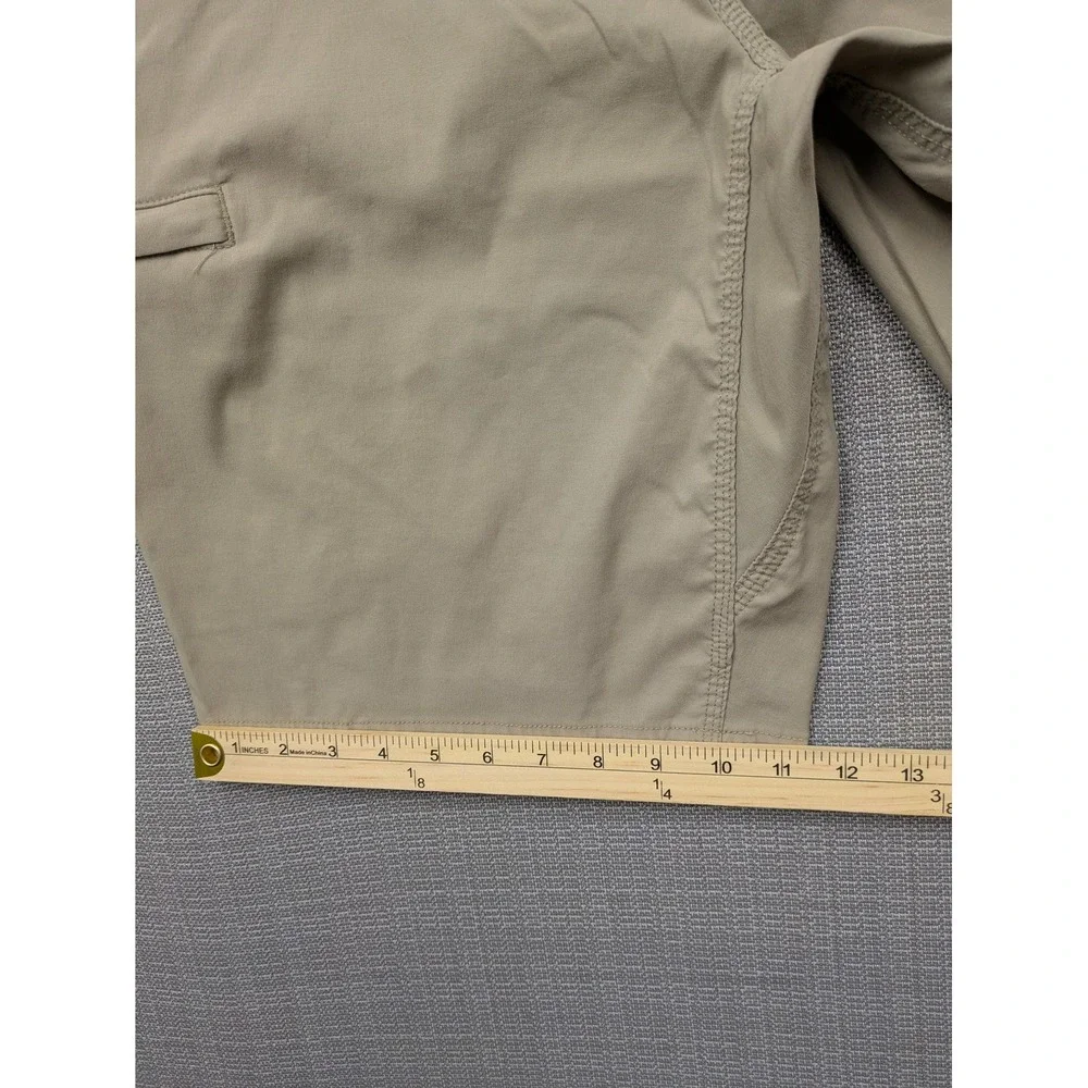 Duluth Trading Co Shorts Mens 38 Beige Flex Dry On-The-Fly Chino 11 Inseam